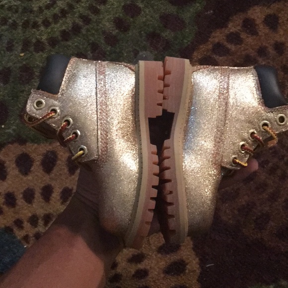 Glitterized Timberland Boots - Picture 2 of 5